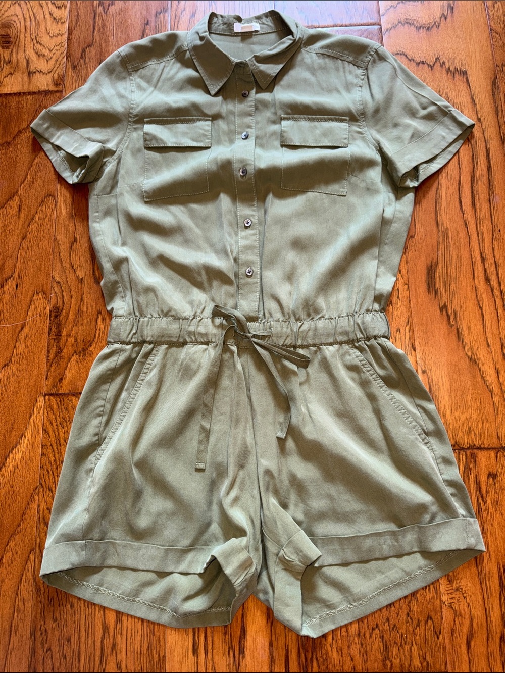 Cute- perfect! XS Loft romper- drawstring waist